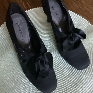 Ann Marino Black Satin Bow Heels